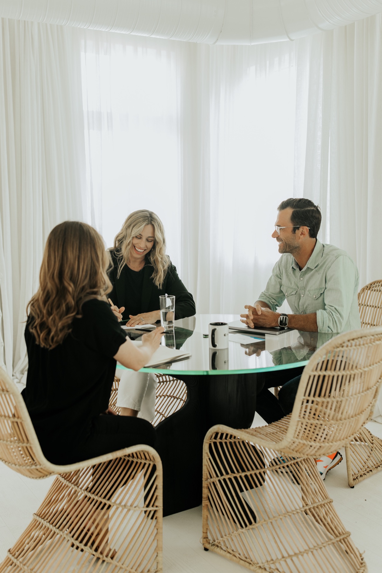 A working session around the table
